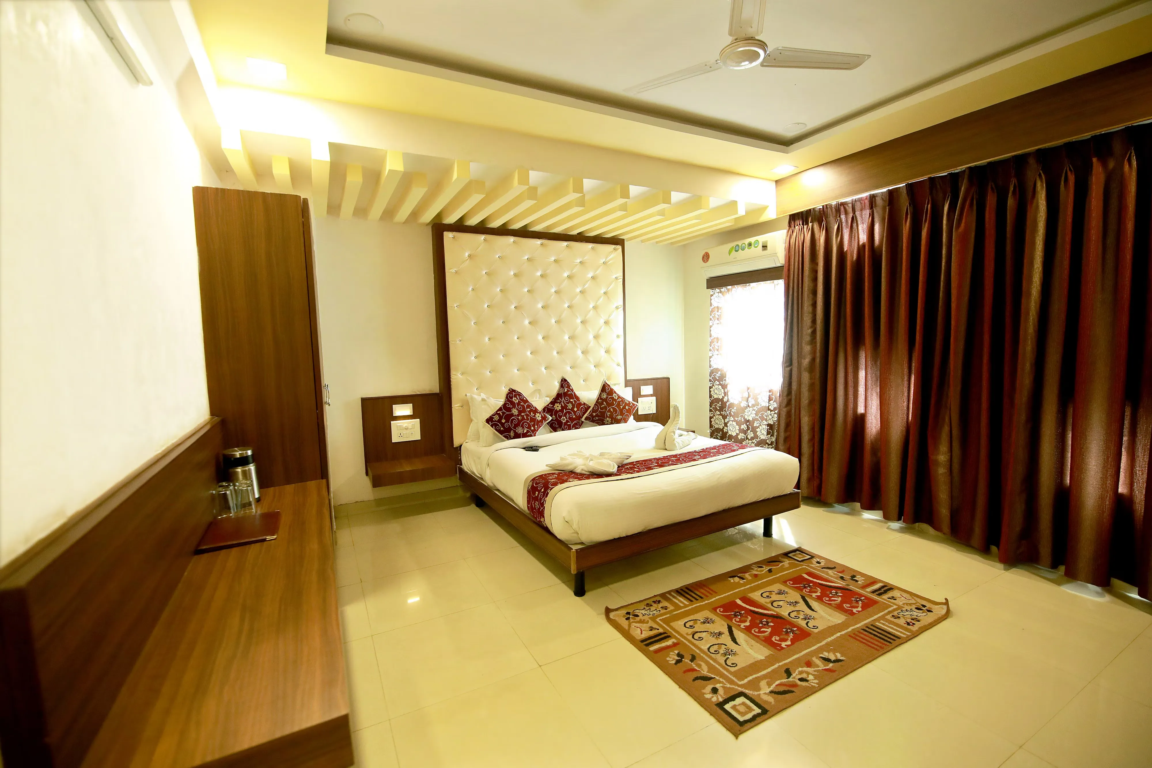 Hotel Sunflower - Garden View